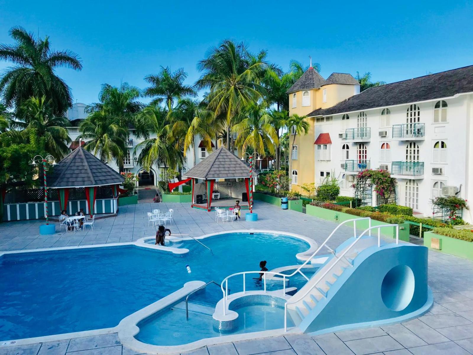 Beach Penthouse A25 Sandcastles Ocho Rios Exteriér fotografie