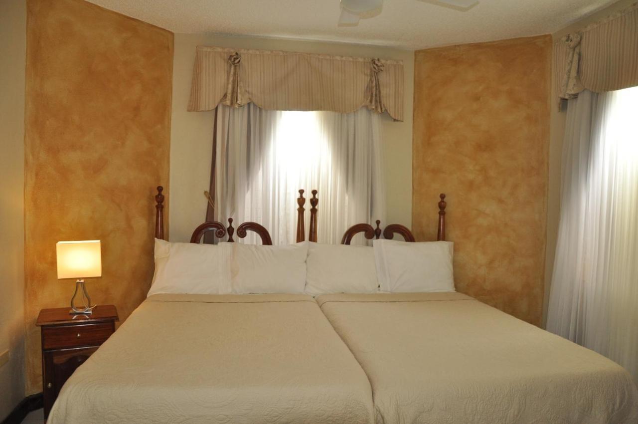 Beach Penthouse A25 Sandcastles Ocho Rios Exteriér fotografie