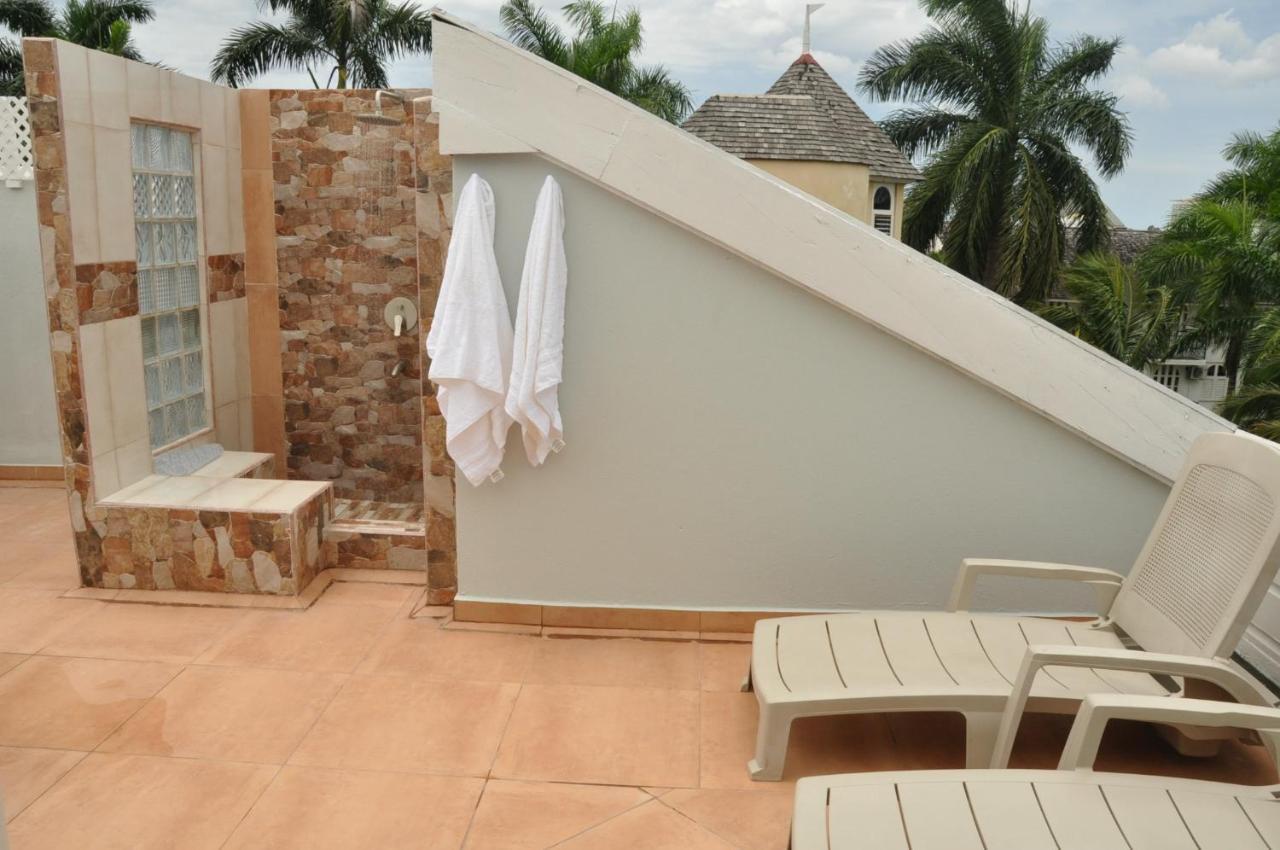 Beach Penthouse A25 Sandcastles Ocho Rios Exteriér fotografie